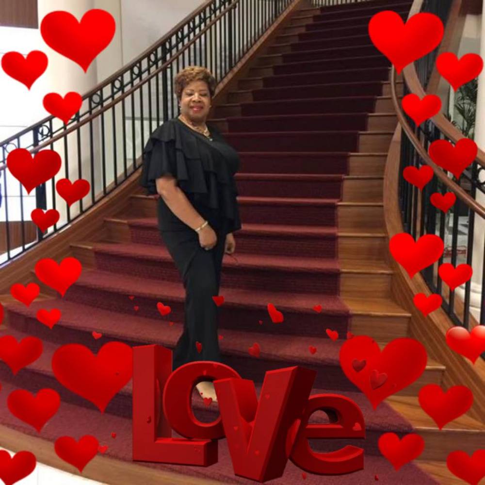 Meet your Posher, Elaine